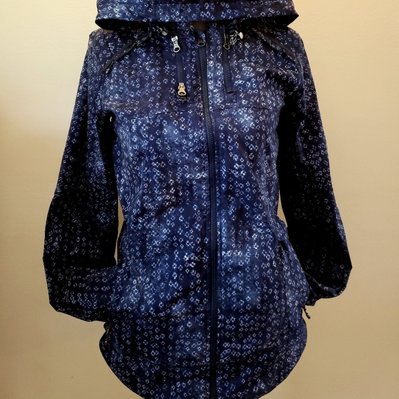 Lululemon jacket - Picture 2 of 5